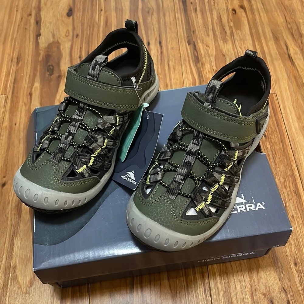 High Sierra Bump Toe Sandal